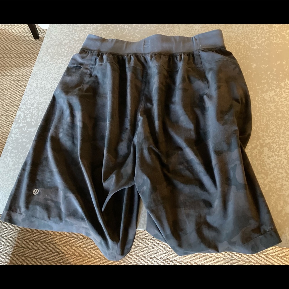 Lululemon THE shorts. Savasana black camo. Size M. 10.5” inseam